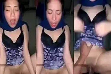 Jilbab Biru Desahan Liar Bokep Indo Sampe Memek Basah